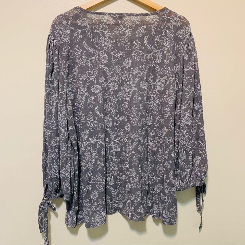 Lucky Brand Pointelle Knit Gray white Paisley Women's Top size 2x - Picture 5 of 6